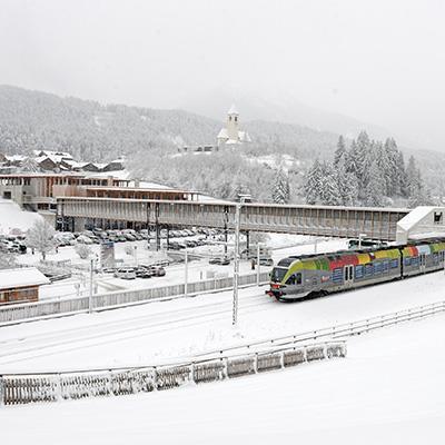 Skibus & train
